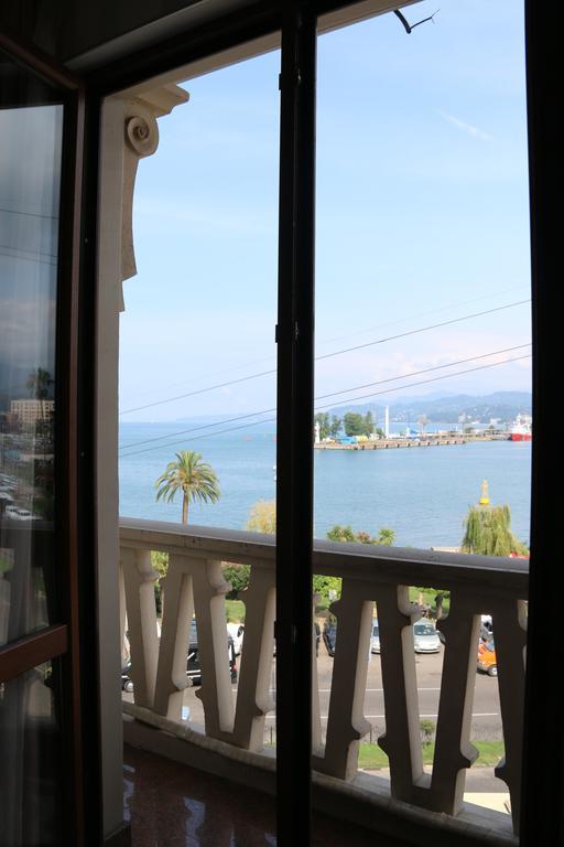 Odisea Apart Hotel Batumi Eksteriør bilde