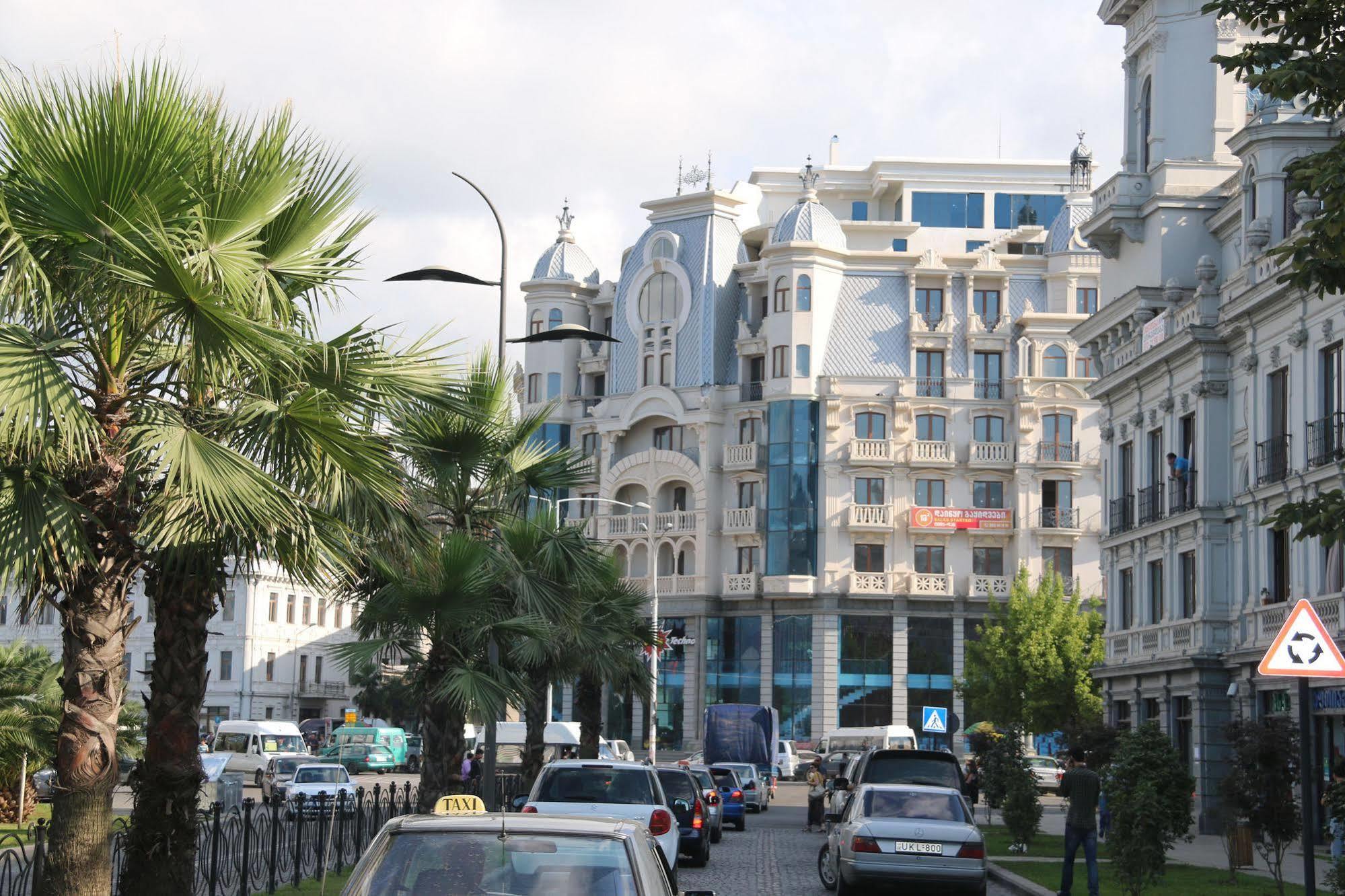 Odisea Apart Hotel Batumi Eksteriør bilde